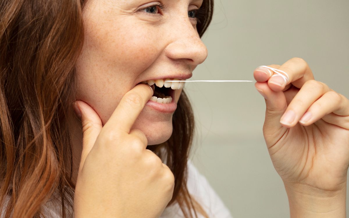 teenagere matron dæk How to use dental floss correctly - Jordan Oral Care