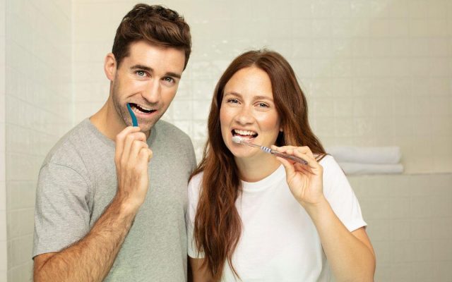 Comment bien choisir sa brosse à dents adulte