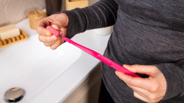 Alternative écologique à la brosse à dents en bambou