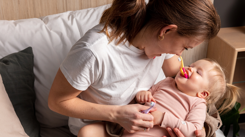 Quelles sont les étapes du développement des dents de bébé